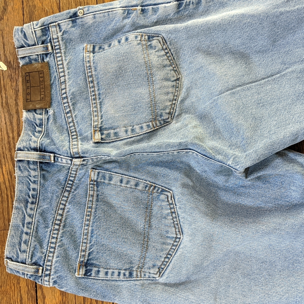 Tommy Hilfiger Jeans - Picture 2 of 4